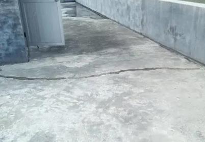 海门楼顶漏水维修公司分享下如何解决卫生间隐蔽部位漏水的问题?